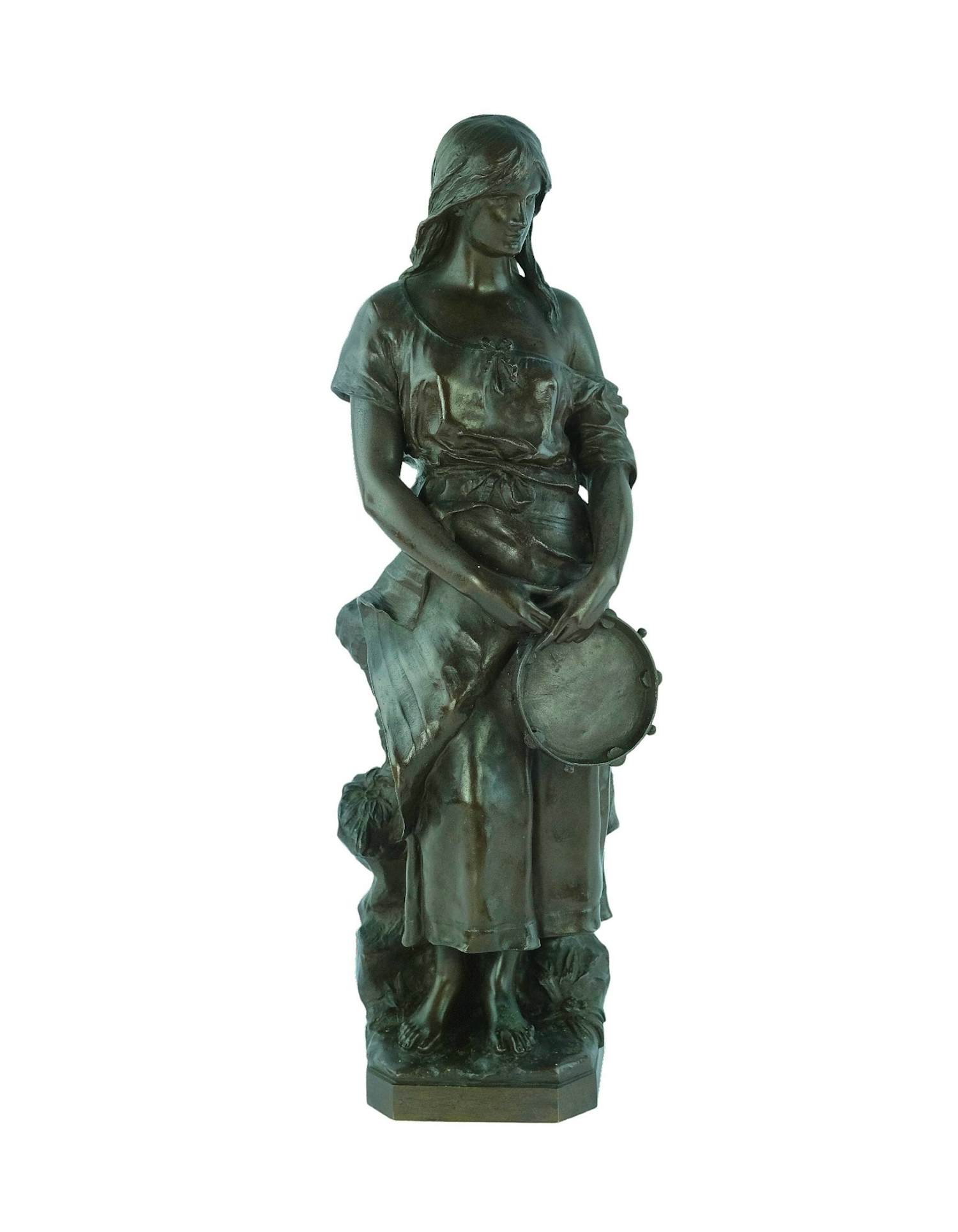 Buy Eugène Marioton - Bronzen beeld van dame met tamboerijn 'Esmeralda'? Bid from 729!