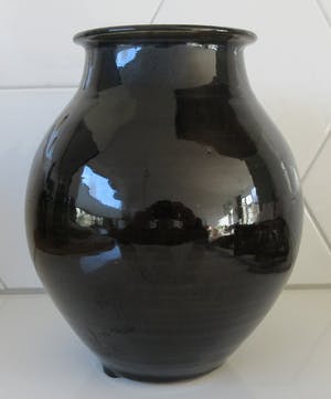 Niet of onleesbaar gesigneerd - Studio keramische donkergroen geglazuurde vaas kopen? Bied vanaf 10!