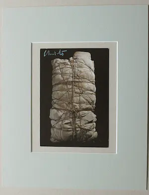 Christo - Package ,1960 - artcard - handgesigneerd met waskrijt kopen? Bied vanaf 80!