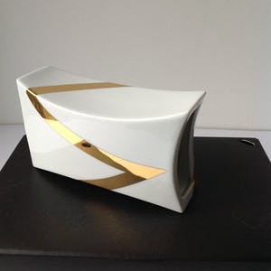 Rosenthal - Jan van der Vaart Convex vaasje 1990 porselein met goud kopen? Bied vanaf 59!