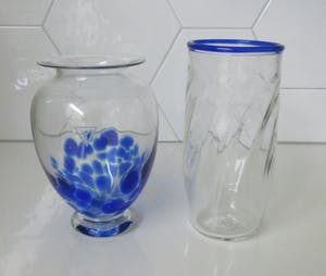 Niet of onleesbaar gesigneerd - Twee Studio Glazen vazen (2) kopen? Bied vanaf 10!