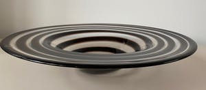 Niet of onleesbaar gesigneerd - Grote hand geblazen glazen schaal kopen? Bied vanaf 1!