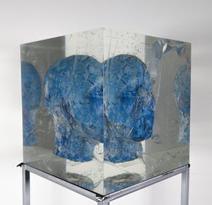 Toon Tullemans - Keramieken hoofd in hars, Der blaue Kopf (Groot en zwaar) kopen? Bied vanaf 350!