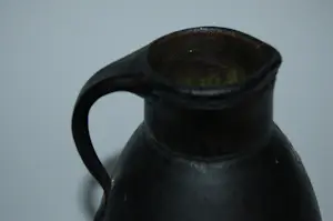 Klaas Mobach sr. - Unieke Collectie Medaillon aardewerk: 1x jardinaire - 3x oorkannen kopen? Bied vanaf 175!