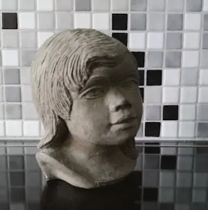 Niet of onleesbaar gesigneerd - buste- sfeervol meisjeskopje kopen? Bied vanaf 1!