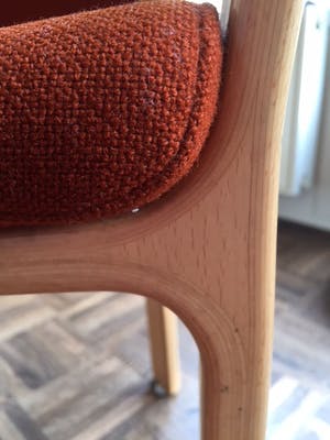 Magnus Olesen - Denemarken: Vier beukenhouten stoelen brique zitting en rugleuning kopen? Bied vanaf 150!