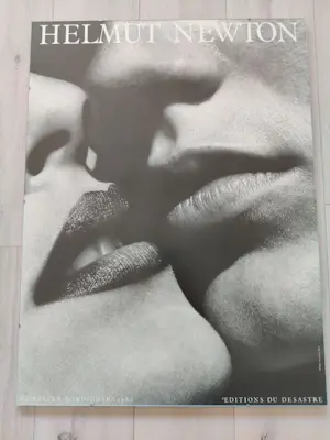 Helmut Newton - The Kisses of Bordighera' 1982 Original Poster kopen? Bied vanaf 125!