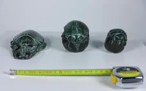 Kiny Copinga - Brons, Drie mestkevers kopen? Bied vanaf 300!