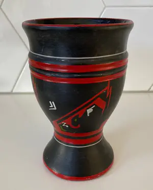 Kunstaardewerkfabriek Ed. Antheunis - Twee koudlak platelen vazen decor Irma kopen? Bied vanaf 1!