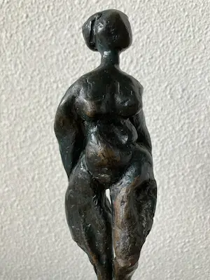 Brons (Onbekend) - Prachtig bronzen beeld van vrouw. kopen? Bied vanaf 85!
