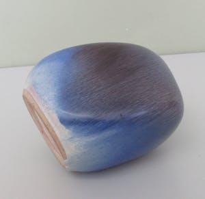 Niet of onleesbaar gesigneerd - Modernistische aardewerken rozensteker (vaas) kopen? Bied vanaf 1!