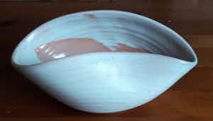 Mobach Keramiek - gedeukte kom verkocht voor € 5!