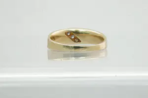 33- Apart vormgegeven 9 Krt gouden fantasie ring met 0.10ct diamant kopen? Bied vanaf 140!