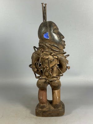 Bakongo - 210154 - Old Tribal used African Bakongo magic protection nail statue - Congo. kopen? Bied vanaf 1!