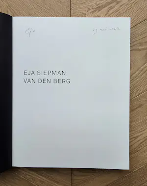 Eja Siepman van den Berg - Torsje, 2021 - Brons - gesigneerd, genummerd en gedateerd -plus boek kopen? Bied vanaf 5200!