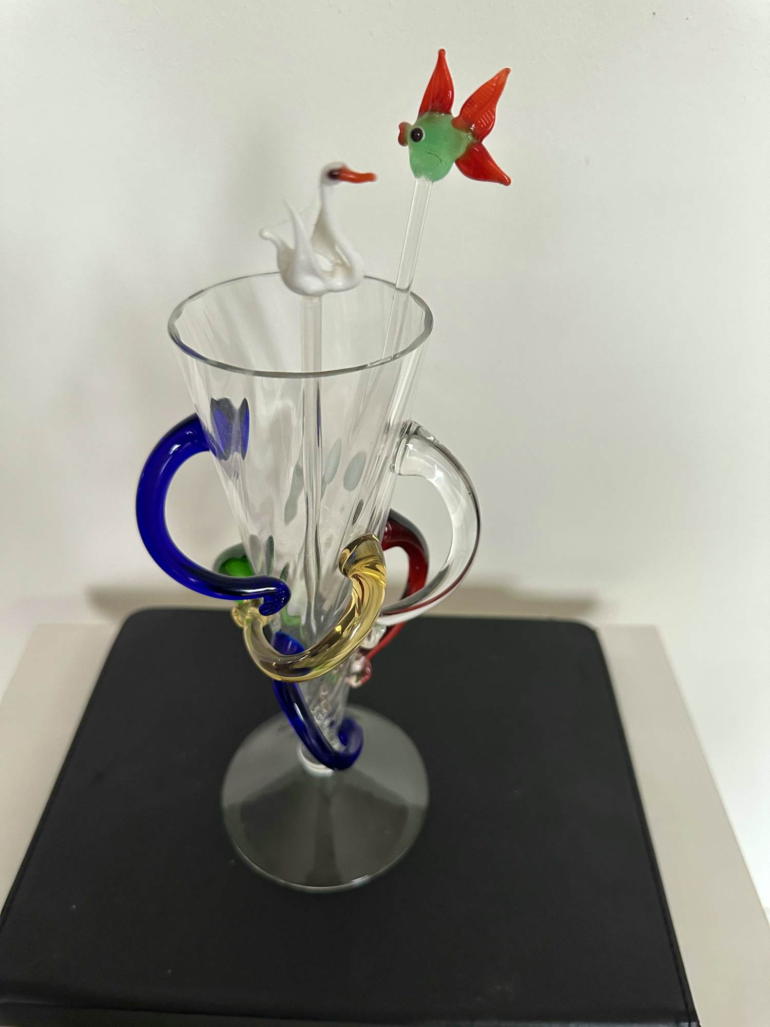 Borek Sipek - 2 sierglazen met ornamenten in diverse kleuren. kopen? Bied vanaf 195!