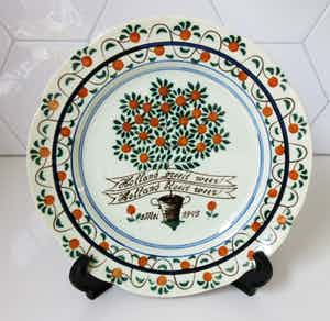 Plateelbakkerij Zuid-Holland - Platelen bevrijdingsbord "Holland groeit weer!" "Holland bloeit weer!" verkocht voor € 28!