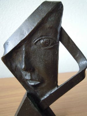 Brons (Onbekend) - Heel apart bronzen beeldje van een vrouw kopen? Bied vanaf 35!