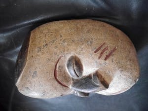 Niet of onleesbaar gesigneerd - PENDE Malade masker uit DR.Congo kopen? Bied vanaf 10!