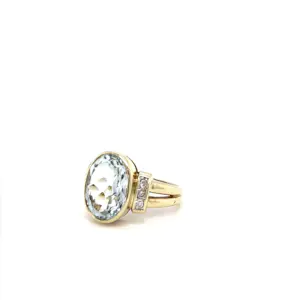 Timeless ring 14Karat (585) yellowgold with fine aquamarine and brillants kopen? Bied vanaf 420!