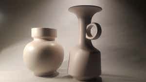 Plateelbakkerij Flora - Twee vazen verkocht voor € 1!