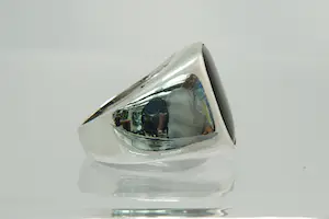 59- Massief 1e gehlt. zilveren heren ring met cabochon geslepen grote onyx steen kopen? Bied vanaf 20!