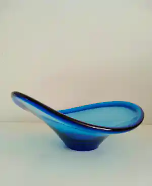 Per Lutken - (1916-1998) asymmetrische schaal, prachtige blauwe kleur vendu pour 70€ !