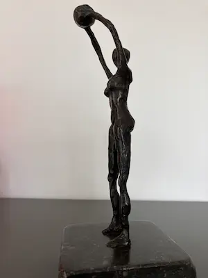 Nicolette Eenhorst - Vrouw met bal kopen? Bied vanaf 69!