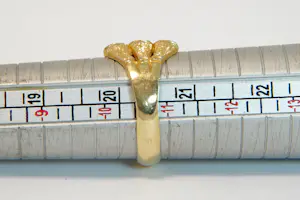 14- 18 krt geel-gouden zg. "bamboe" ring - 3 laags model kopen? Bied vanaf 540!