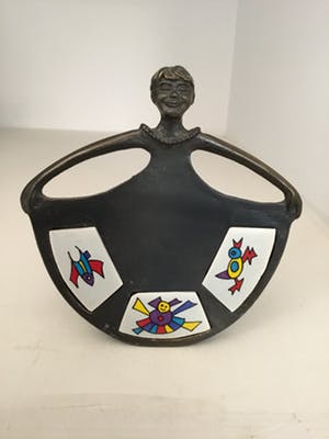 Corry Ammerlaan - Sculptuur “ Meisje met wijde rok “ kopen? Bied vanaf 40!