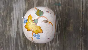 Plateelbakkerij Zenith - Klein bolvaasje dekor Bonny. kopen? Bied vanaf 25!