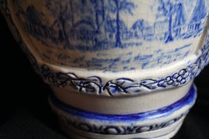 Niet of onleesbaar gesigneerd - Prachtige Grote Zeldzame Oude Deksel Pot (19e eeuw) kopen? Bied vanaf 1!