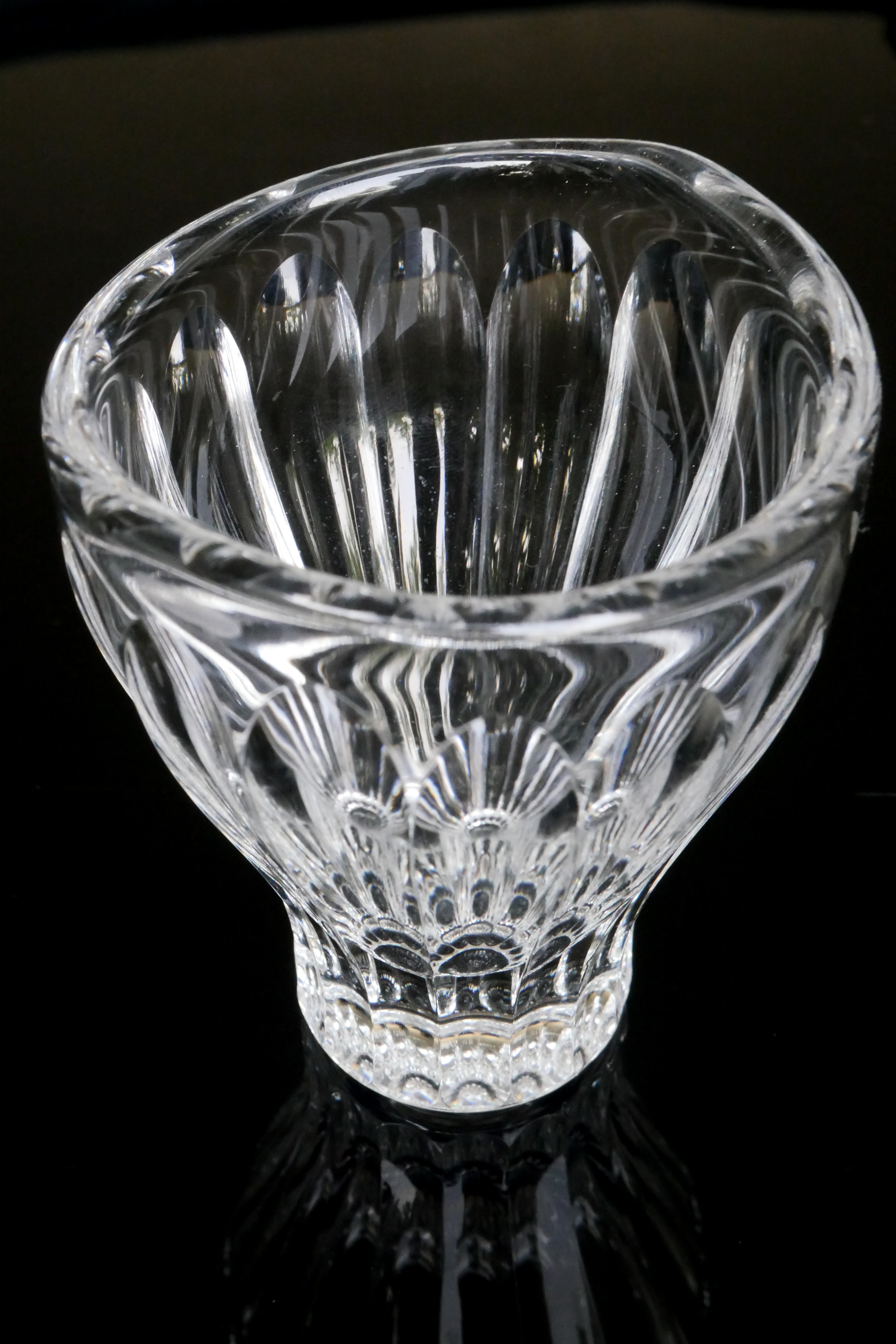 Floris Meydam - Geslepen vaasje. kopen? Bied vanaf 20!