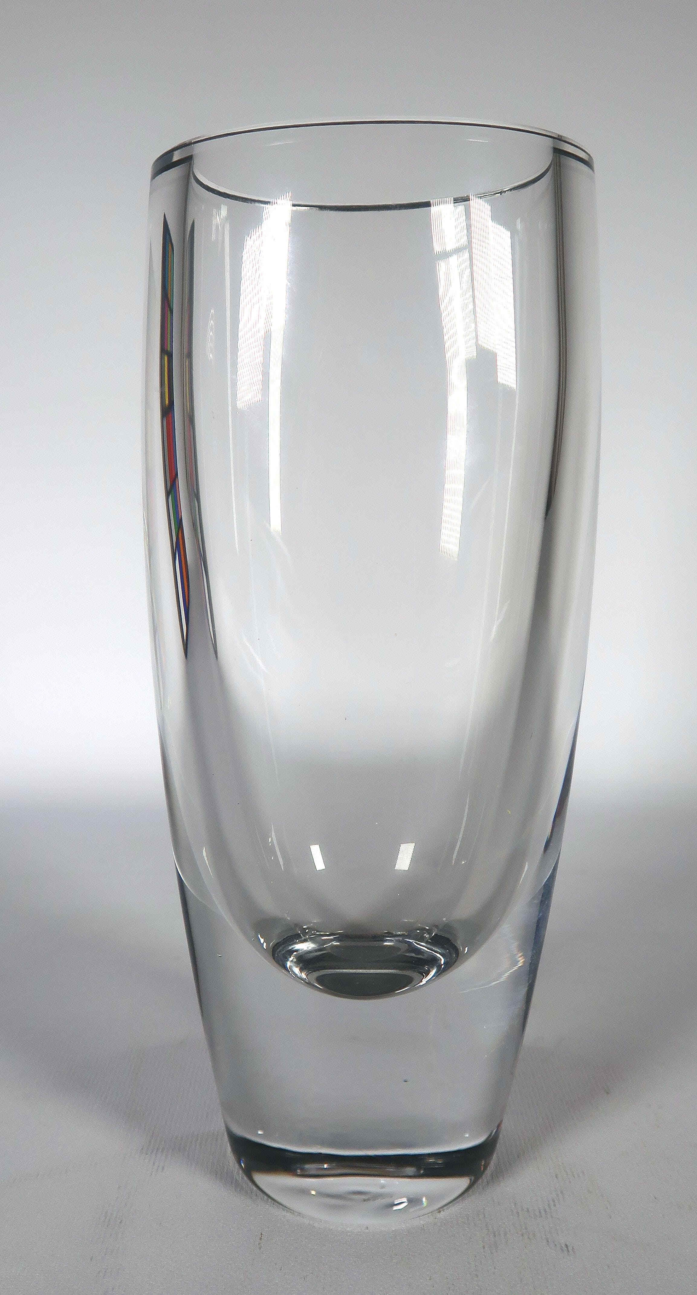 Skruf - Glas, Blanke ovalen vaas verkocht voor € 20!