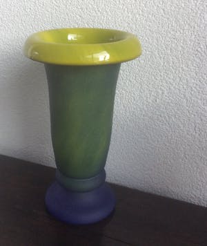 Niet of onleesbaar gesigneerd - GLAZEN VAAS, groen-blauw kopen? Bied vanaf 1!