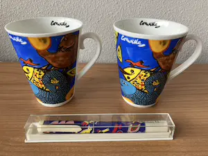 AcheterCorneille - 2 Bekers -Bone China en Corneille Pelikan vulpen in doosje.? Enchérissez de 25!