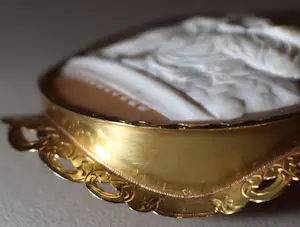 Antieke ovalen gouden schelp camee kopen? Bied vanaf 900!