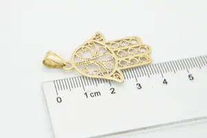71 - Fraai 18 karaat geel gouden Filigrein Hamsa hanger kopen? Bied vanaf 160!