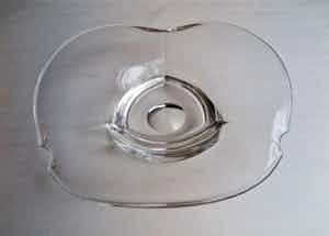 Niet of onleesbaar gesigneerd - Design Fruitschaal - Kristal - Waaiervormige vormgeving met uitsparingen verkocht voor € 1!