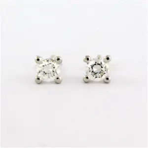 18k witgouden solitair oorknoppen met briljant geslepen diamant tot.0.20ct kopen? Bied vanaf 310!