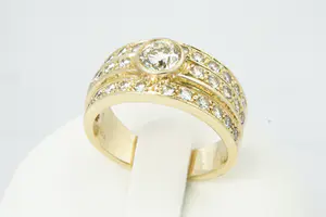 46 - Opvallende & grote 18 Krt goud met diamanten ring - 35 steens - 2.40ct! kopen? Bied vanaf 1900!