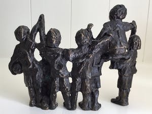 Astrid Veldhuyzen-Koppen - Sculptuur “ A WINNING TEAM “. Gesigneerd kopen? Bied vanaf 55!