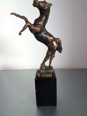 Ruurd Hallema - Bronzen beeld "Steigerend Paard" verkocht voor € 50!