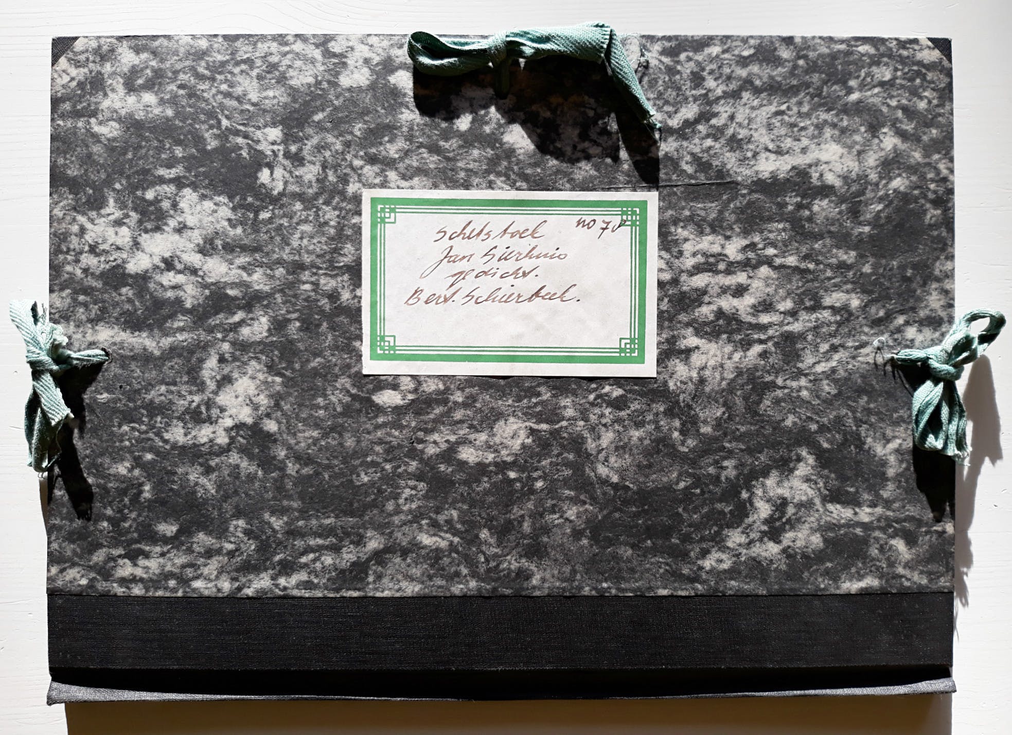 Jan Sierhuis - Schetsboek, complete portfolio met 20 met de hand gemonogrammeerde litho’s verkocht voor € 250!