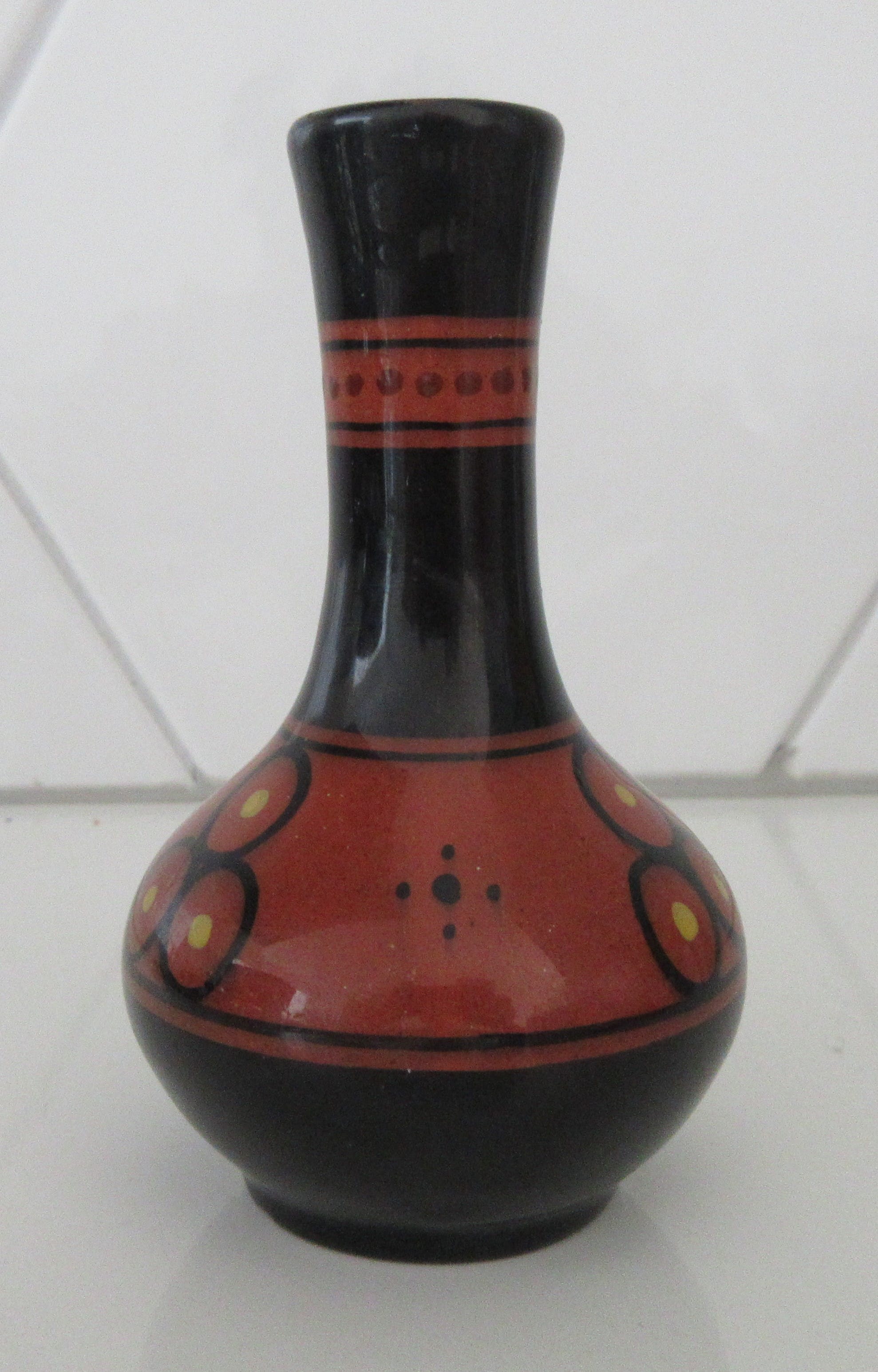 Kunstaardewerkfabriek Ed. Antheunis - Rood platelen bibelot vaasje - vroeg stukje kopen? Bied vanaf 19!