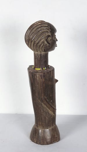 Bembe - Houten pop / tevens vruchtbaarheidsbeeld met kralenketting kopen? Bied vanaf 1!