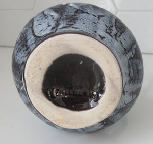 Vallauris Keramiek - Twee Sixties lichtblauwe Fatlava vaasjes kopen? Bied vanaf 1!