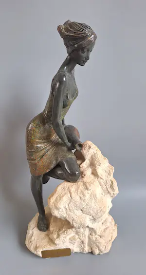 Luis Martinez Lafuente - Vrouw met kan kopen? Bied vanaf 150!