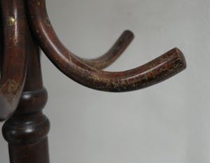 Curiosa - Houten kapstok in de stijl van Thonet kopen? Bied vanaf 1!