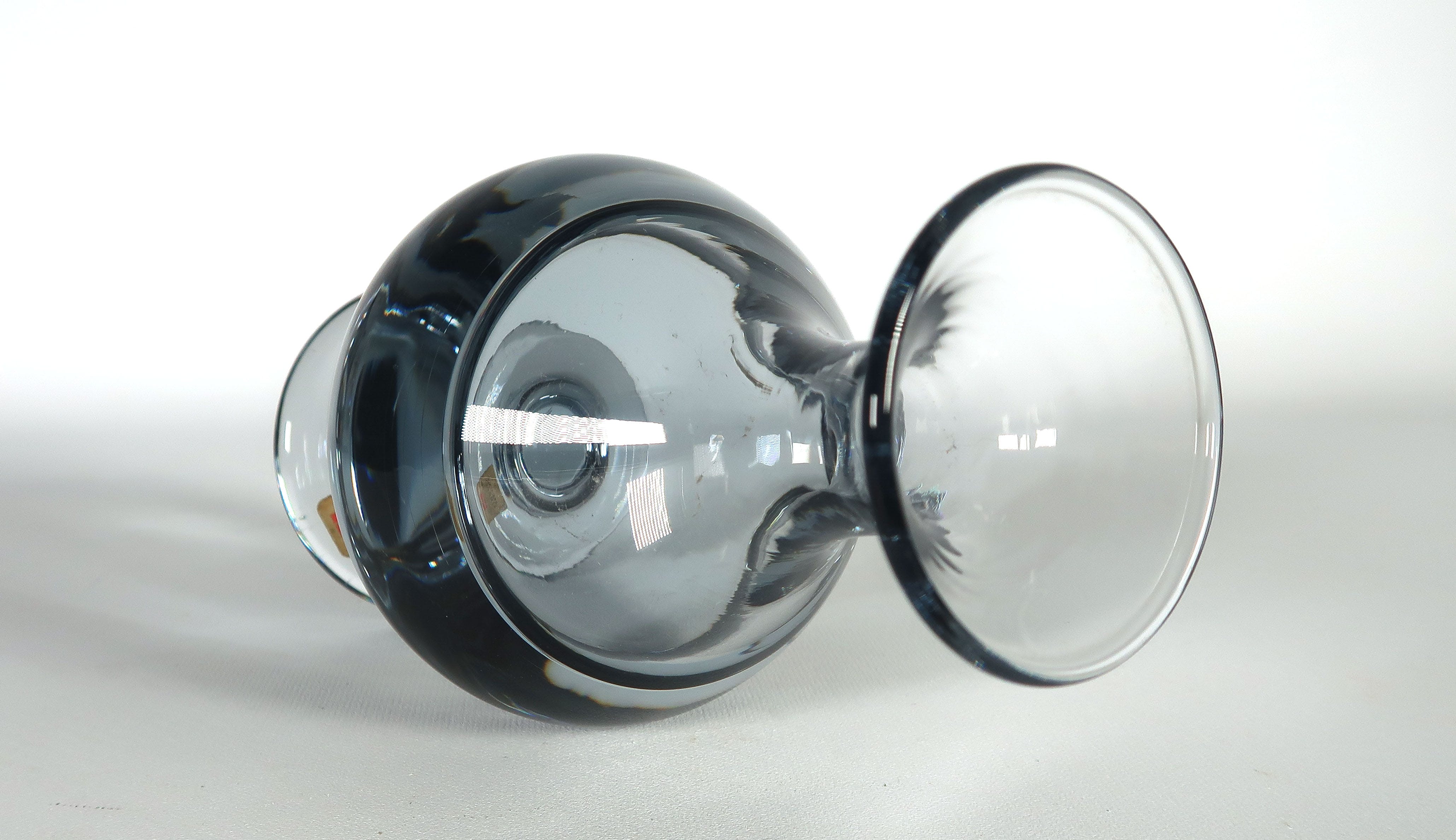 Per Lutken - Kristal, Twee solifleur vaasjes, uitgevoerd door Holmegaard kopen? Bied vanaf 70!